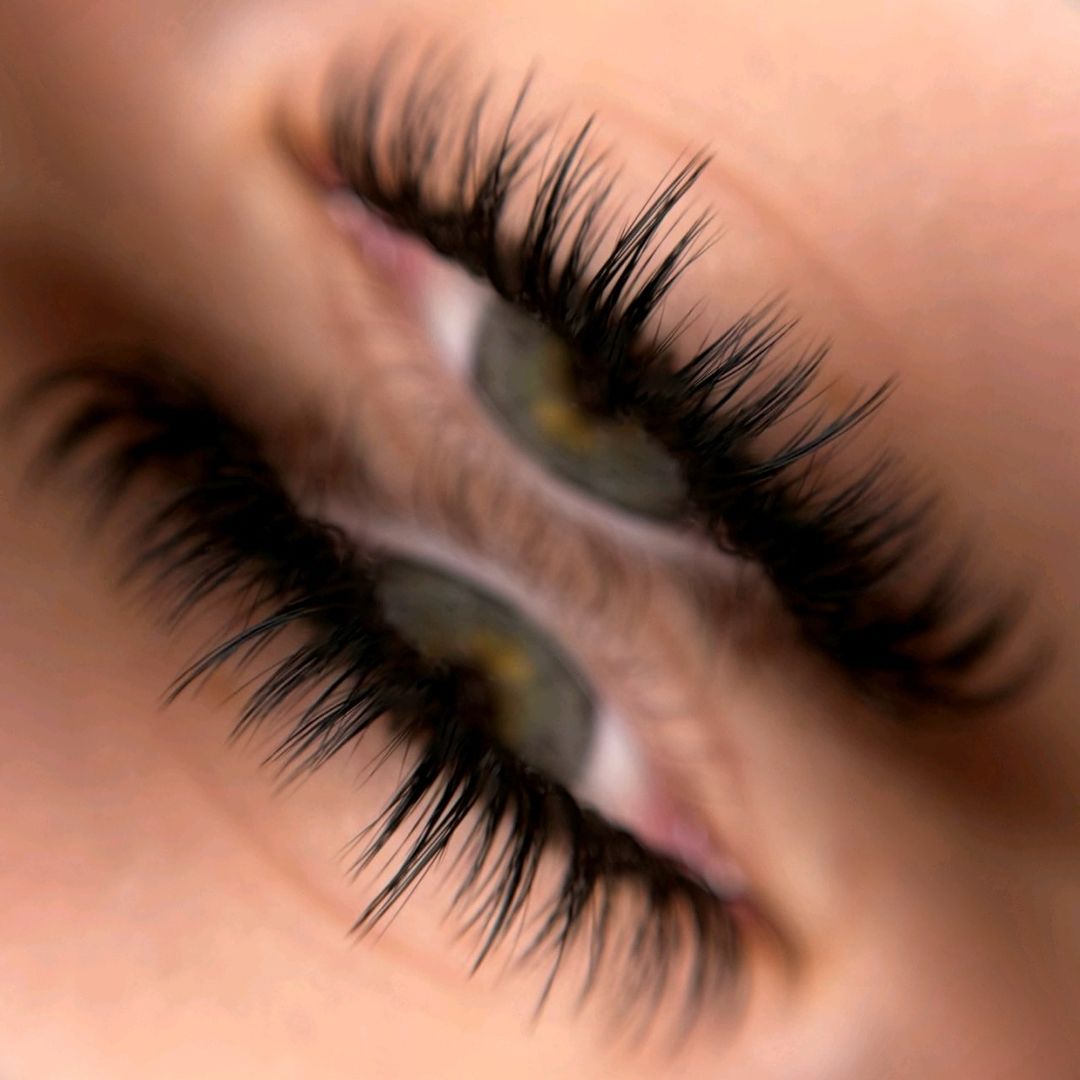 Easy Fanning Matte Finish Lashes - One V Salon