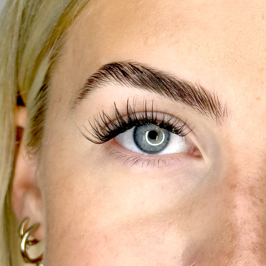 Miss Wispy Cluster Lashes - Dream Wave - 182 DIY Cluster lashes Complete Kit - One V Salon