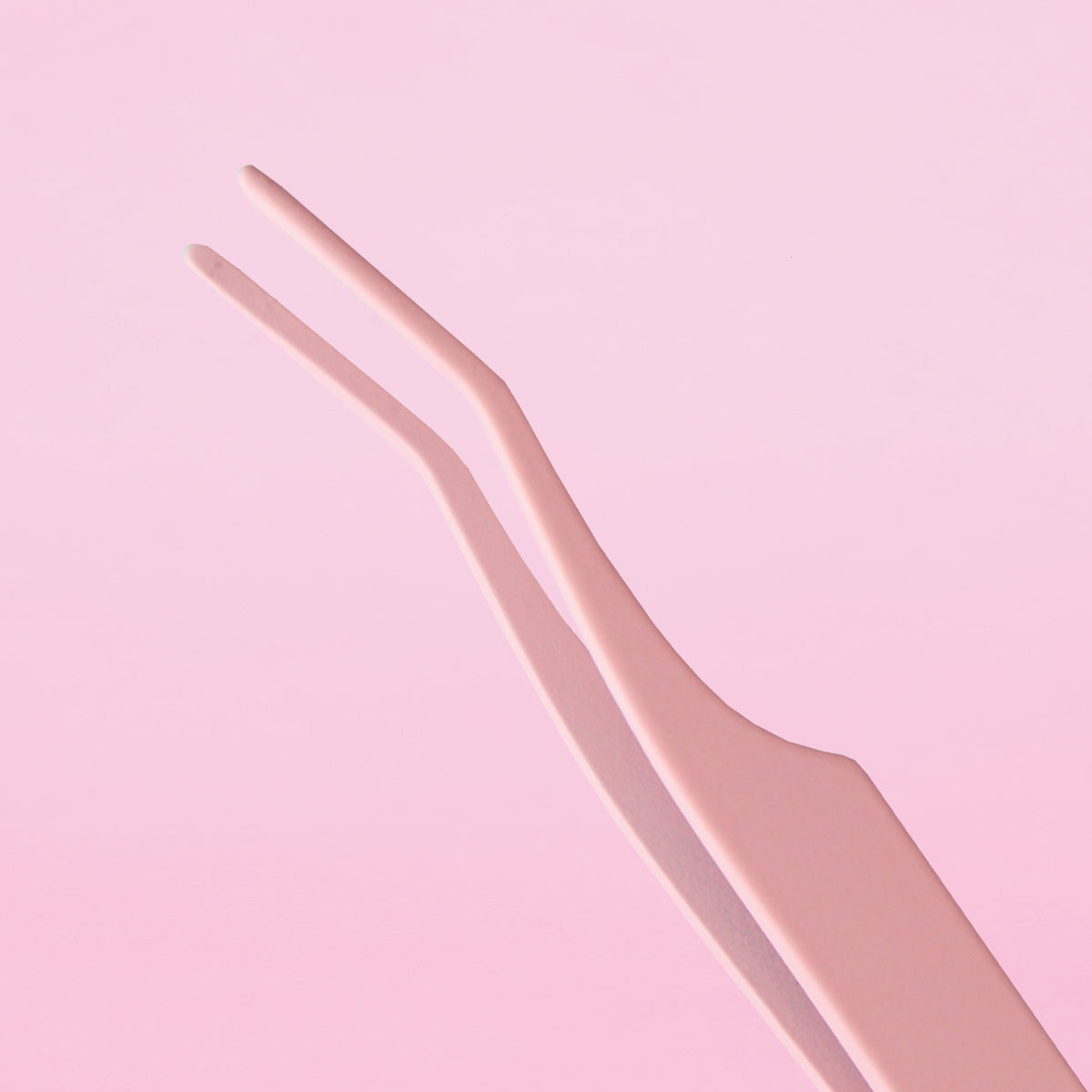 Miss Wispy Cluster Lashes - Applicator Tweezer . - One V Salon